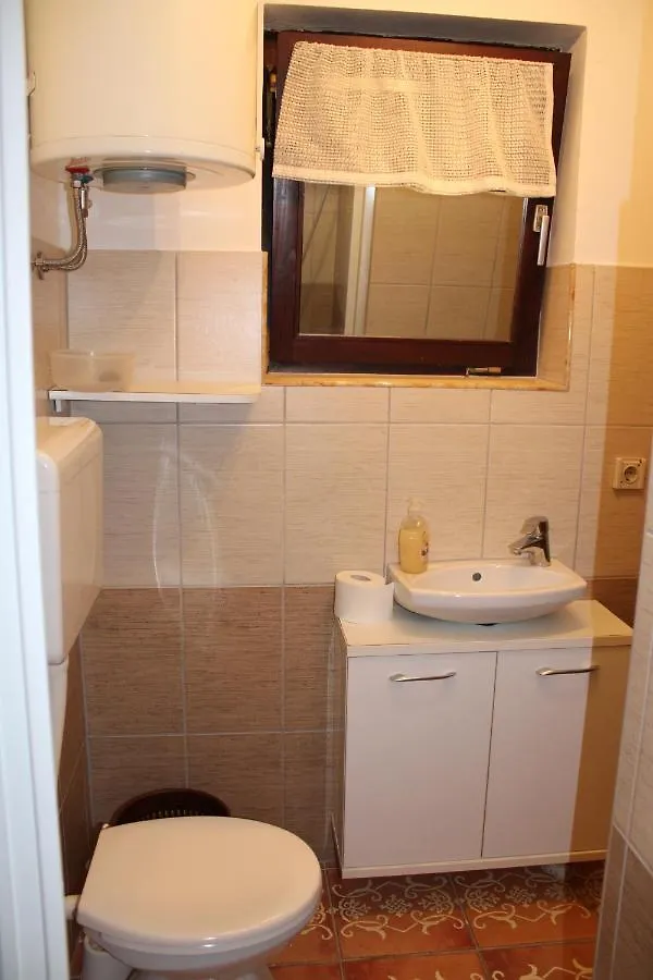 Studio Apartman Stefanija 0*, Selce