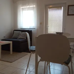Ivana Apartman Fazana